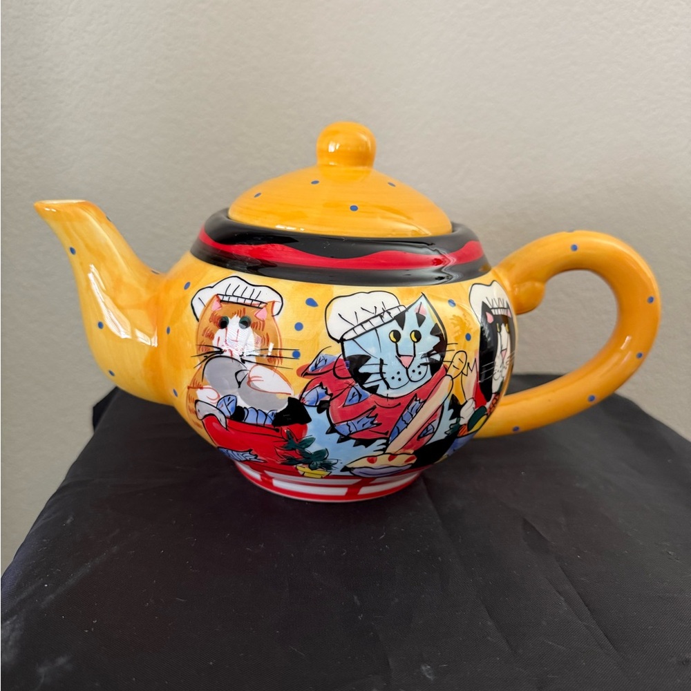 2002 Catzilla Chef Cats Ceramic Tea Pot Candace Reiter Design.